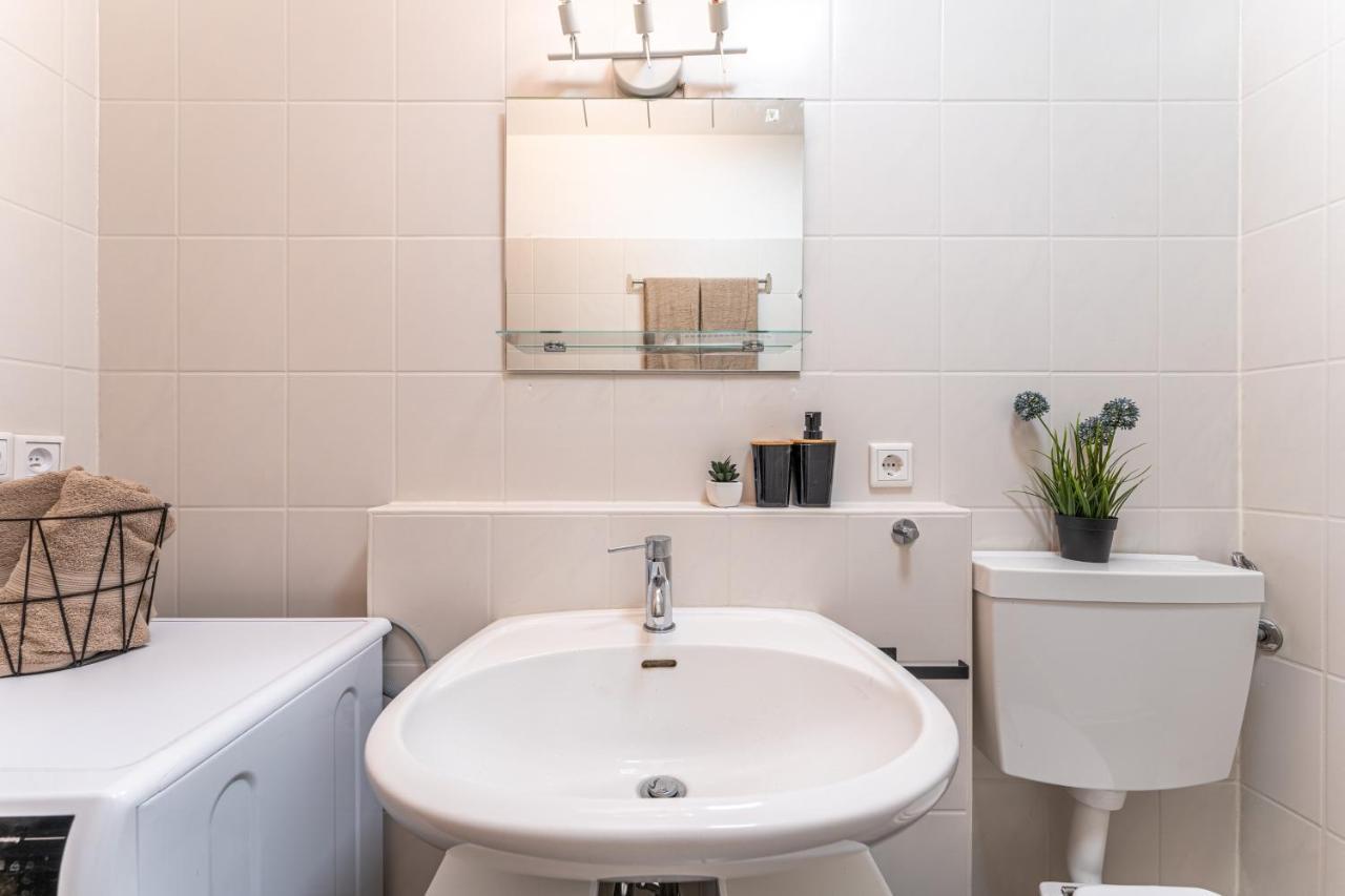 Vollausgtesttattes Modernes Studio,Nahe Btu,Netflix,Kostenloser Tiefgaragenstellplatz Cottbus Dış mekan fotoğraf